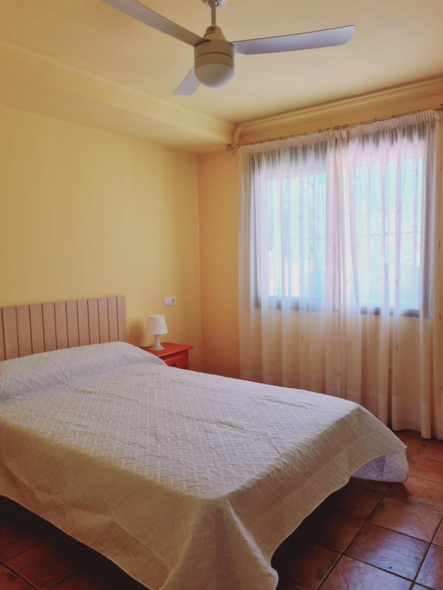 Casa Hurtado De Mendoza Pequena อัลมูเญการ์ ภายนอก รูปภาพ
